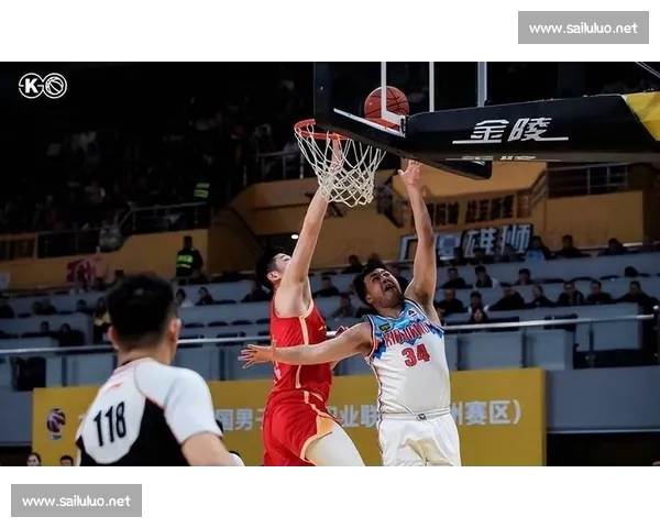 CBA精彩对决揭幕战激烈上演 各队实力争锋争夺季后赛席位